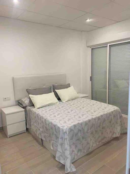 Planta Baja Moderna Y Nueva A Estrenar En El Centro Ciudad 2 Habitaciones Y 2 Banos Elche Dış mekan fotoğraf