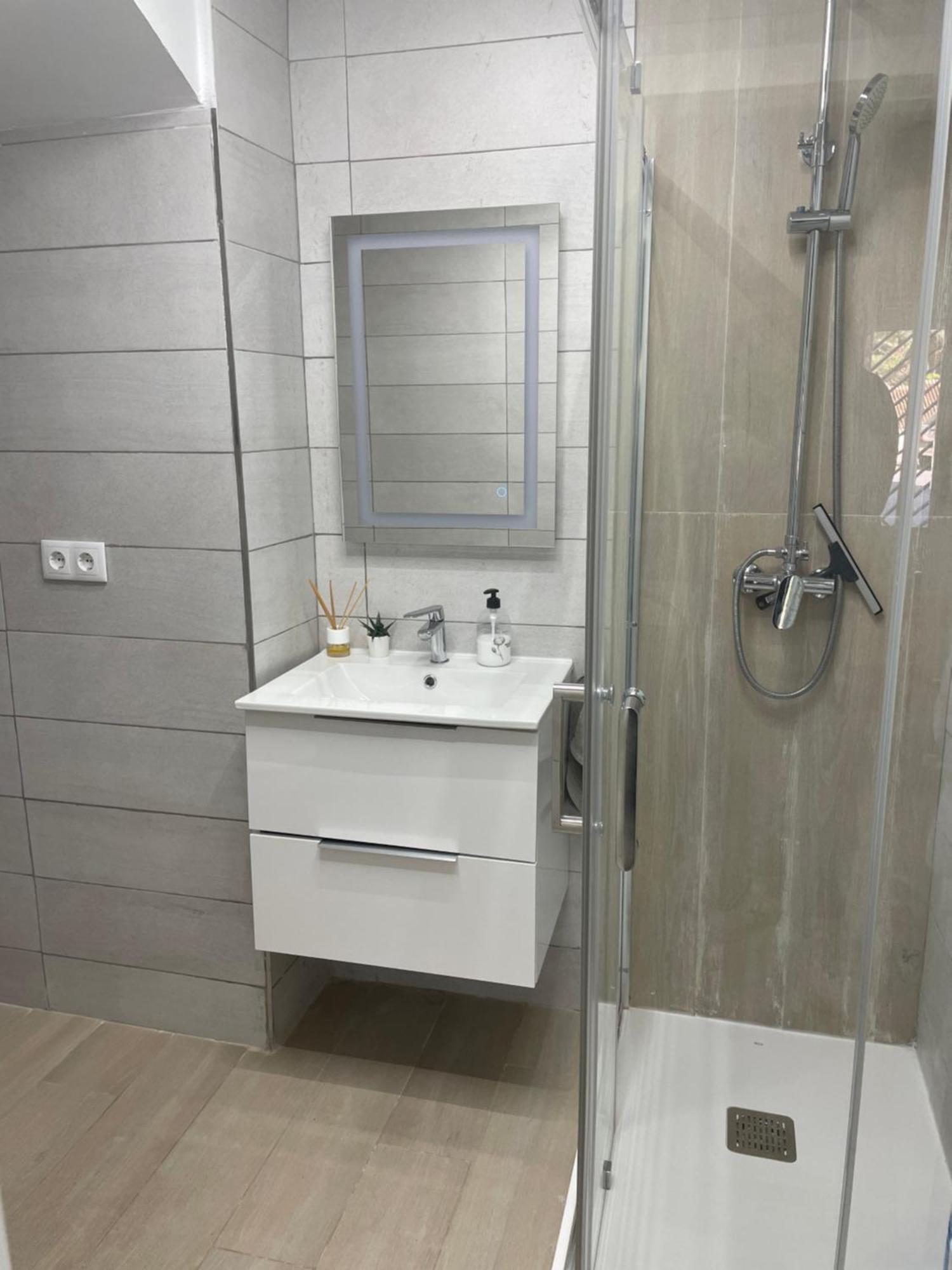 Planta Baja Moderna Y Nueva A Estrenar En El Centro Ciudad 2 Habitaciones Y 2 Banos Elche Dış mekan fotoğraf